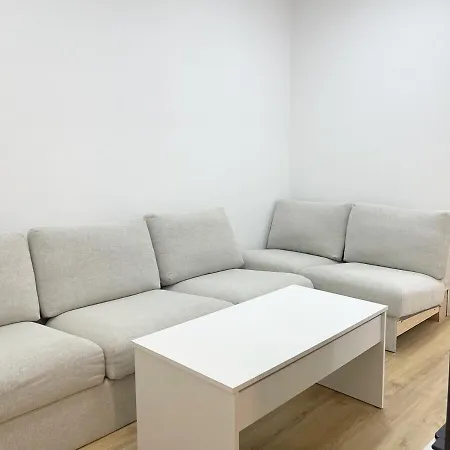 Nuevo En El Centro - 4 *